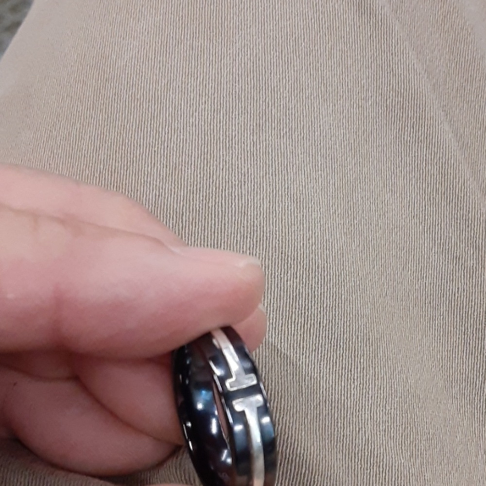 Ring - Picture 3 of 3